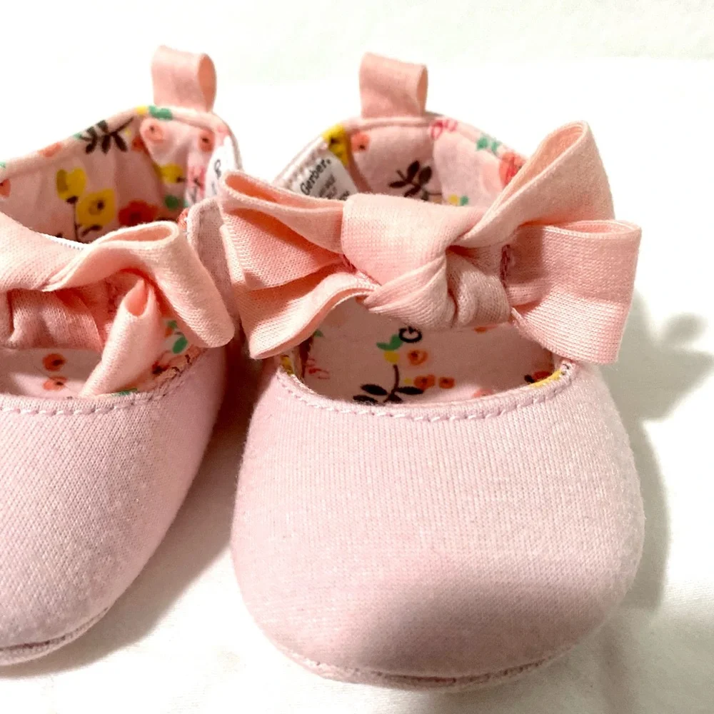 GERBER Baby Girl’s Jersey Pink Crib Shoe with Bow. Size 0-3 Months